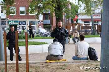 Polizei findet Waffen und vollstreckt Haftbefehl