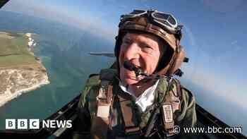 Terminally ill grandad enjoys dream Spitfire flight