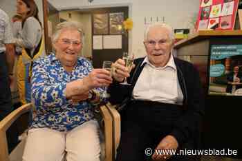 Romain (90) vroeg Suzanne (88) 65 jaar geleden ten huwelijk: “De dag na haar 25ste verjaardag, pas dan mochten we trouwen”