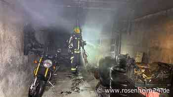 Garagen-Brand sorgt für Explosions-Alarm: Was hinter dem Großeinsatz in Edling steckt