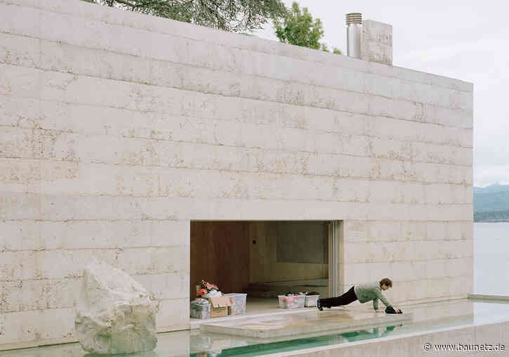 Spiegelungen am Genfer See
 - Villa in Mies von Leopold Banchini Architects