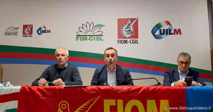 Stellantis, i sindacati annunciano lo sciopero: “Non solo gli operai, scenda in piazza il popolo. Rischiamo di non essere più Paese industriale”