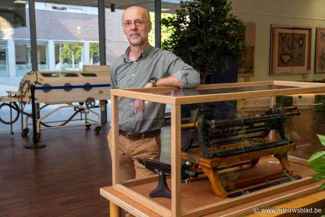 Marc Demolder laat UAntwerpen indrukwekkende collectie academisch erfgoed na: “Jarenlang vond men dat ik oud ijzer verzamelde”