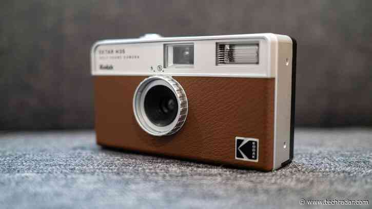 Kodak Ektar H35 review: style over substance