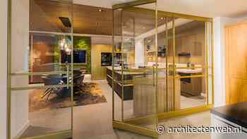 Stalen taatsdeuren en schuifdeuren in goldmetalic