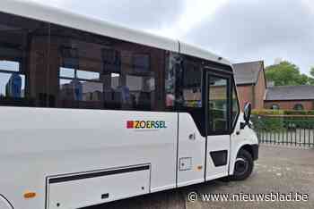 Gemeente neemt nieuwe schoolbus in gebruik