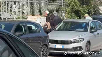 L'occupazione dell'hotel Jonio scatena il centrodestra. Gli appelli: “Scendete in strada per cacciare gli occupanti”