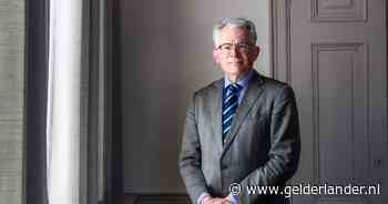 ‘Heftige buikpijn’ leidt tot incident in verkeer: OM bestraft burgemeester na ‘aanstootgevend’ gedrag