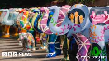 Elephant sculptures fetch £125,000 at auction