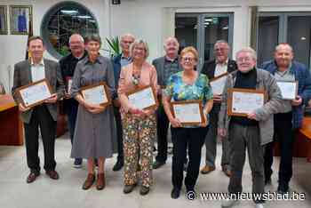 Nog vlug voor de fusie: tien ex-gemeenteraadsleden krijgen ereteken