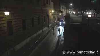 Rivolta a Regina Coeli: il video dei detenuti che lanciano tegole in strada