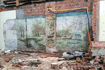 Afbraakwerken maken honderd jaar oude muurschildering zichtbaar