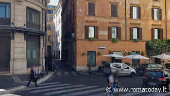 Giustizia fai da te: turisti rincorrono scippatore e lo picchiano, trovato ferito in un vicolo