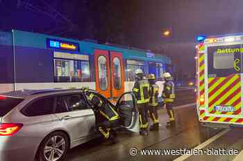 Schwerer Zusammenstoß zwischen Auto und Stadtbahn in Bielefeld
