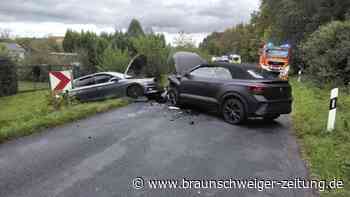 Bei Flechtorfer Kleingärten: Zwei Pkw kollidieren miteinander