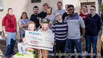 SIP Scootershop spendet 2400 Euro an die Arche Landsberg