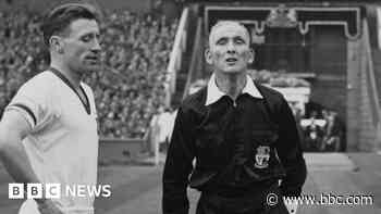 FA Cup final referee's medal to go under the hammer