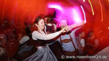 Kaum noch freie Plätze im Kirmer Stadl: 350 Partylustige feierten beim Rettenbacher Weinfest