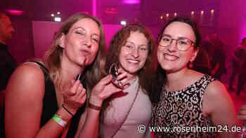 Ausgelassene Nacht im KuKo: „Ü30er“ rocken auf der XxxL-Party die Tanzfläche