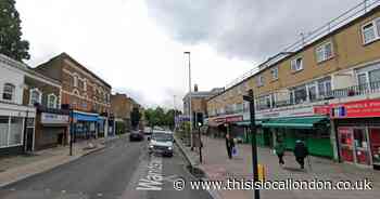 Suspect on the loose after triple stabbing in Clapham leaves one dead