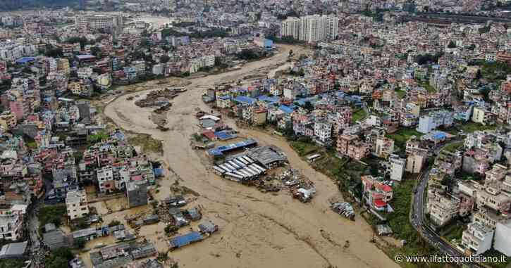 Inondazioni e frane in Nepal, almeno 148 morti e 59 dispersi. Nei soccorsi impegnate 3000 persone