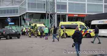 Tien ambulances naar GelreDome: ‘Een jongen was helemaal geel in zijn gezicht’