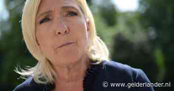 Marine Le Pen staat morgen voor de rechter: betaalde ze miljoenen euro's voor nepmedewerkers?