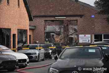 Treinen rijden in Pelt weer normaal na brand bij autobedrijf