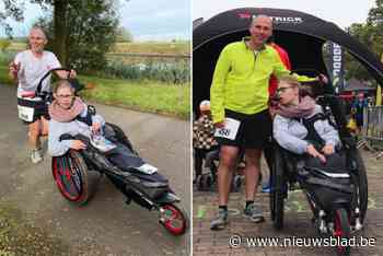 Olivier (46) loopt samen met dochter Luna (17) tweede Dwars Door Lievegem: “Als ik haar zo zie lachen, weet ik dat we dit nog vaak gaan doen”