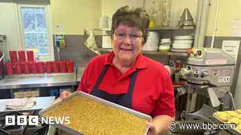 Dinner lady celebrates 40 years at same school