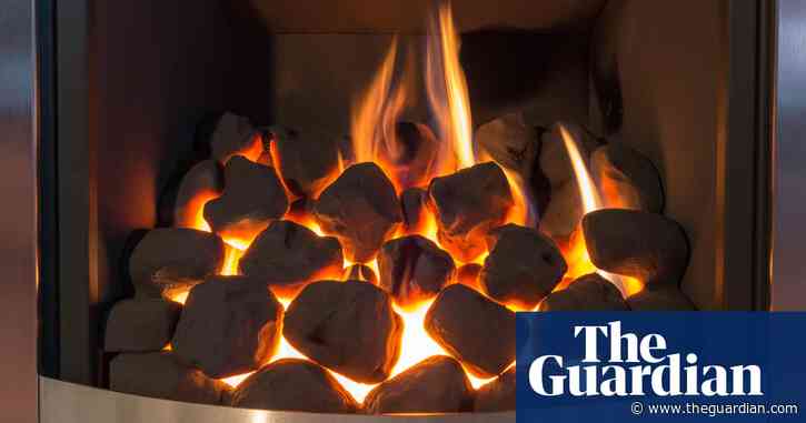 Half of Britons plan to ration energy use this winter as 10% bill rise looms