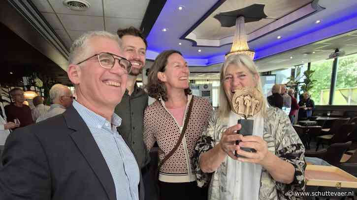 Sunniva Fluitsma krijgt Bronzen Blazoen van Evofenedex