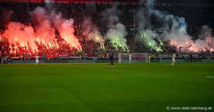 Polizei ermittelt: Verletzte durch Pyrotechnik in Augsburg