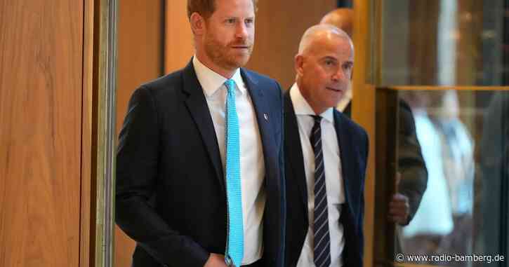 Seltener Besuch: Prinz Harry ist in Großbritannien