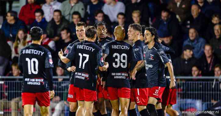 LIVE Keuken Kampioen Divisie | Nummer drie Helmond Sport haalt flink uit, beloften Ajax gestart met Ramaj en Tahirovic