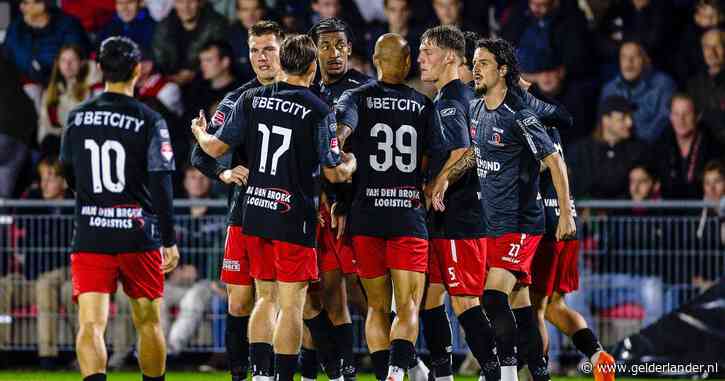LIVE Keuken Kampioen Divisie | Helmond Sport op rozen na flitsende start, beloften Ajax met Ramaj en Tahirovic moeten aan de bak