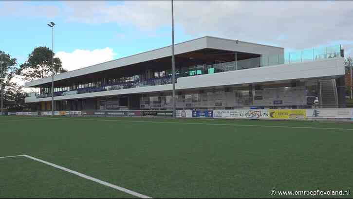 Urk - SV Urk trots op nieuw clubhuis: 'Dit is echt uniek, dit is schitterend'