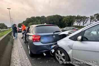 Twee ongevallen kort na elkaar aan afrit Beernem op E40: vertraagd verkeer