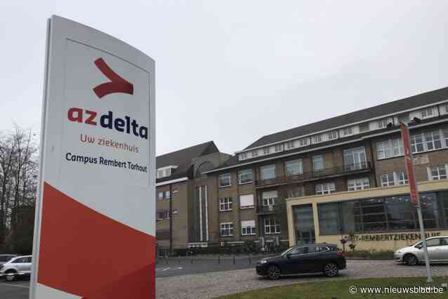 Bromfietser lichtgewond na val tijdens hevige regen