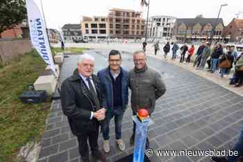Met één druk op de knop is het vernieuwde centrum weer geopend