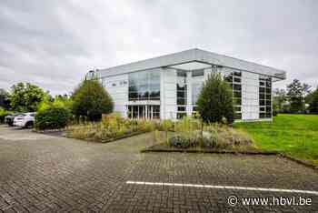 Gemeentehuis Zonhoven werkt één jaar op verplaatsing: “Interieur dateert nog van de jaren 70”