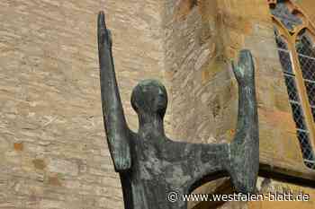 Kirchengemeinde enthüllt neue Stele
