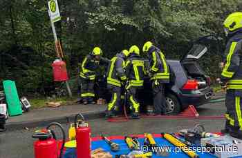 FW-EN: Verkehrsunfall Hattinger Str. - Eingeklemmte Person