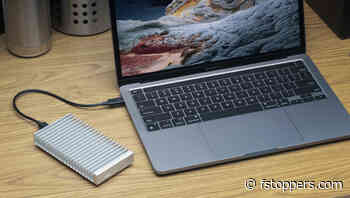 Fstoppers Reviews the Express 1M2: USB4 Reaches the Portable SSD Market