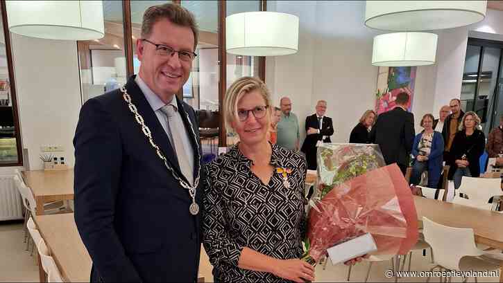 Noordoostpolder - Oud-politica Sacha Werkman koninklijk onderscheiden voor haar raadswerk
