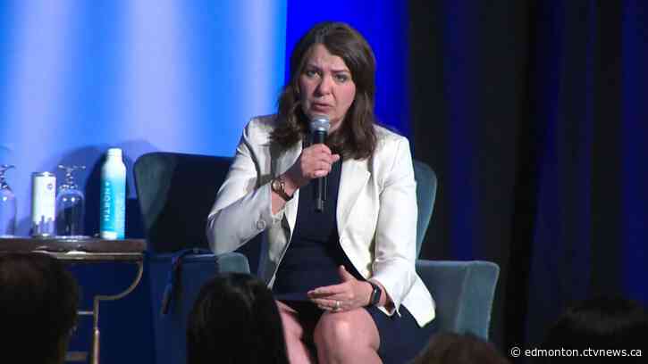 Alberta Premier Danielle Smith comes under fire for comments about chemtrails