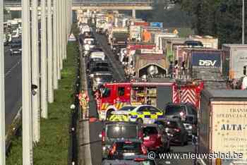 Stilstaand verkeer op E40 door drie ongevallen tussen Beernem en Oostkamp