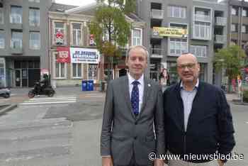 Ook N-VA roert zich in spandoekenoorlog op Grote Markt: “...en nu serieus!”