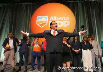 David Staples: Premier Smith wises up about out-of-control immigration. Will Nenshi do the same?