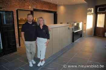 “Elk frituur lijkt hetzelfde, wij willen dat tikkeltje meer bieden”: Carolien (42) en Bjorn (45) bouwen café Vogelzang om tot Frietlounge